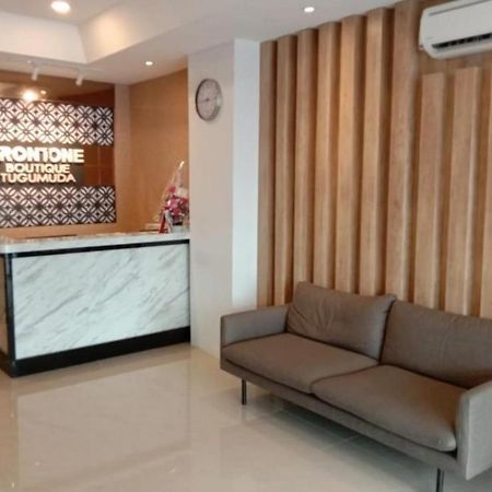Front One Boutique Tugu Muda Semarang Hotel Exterior photo