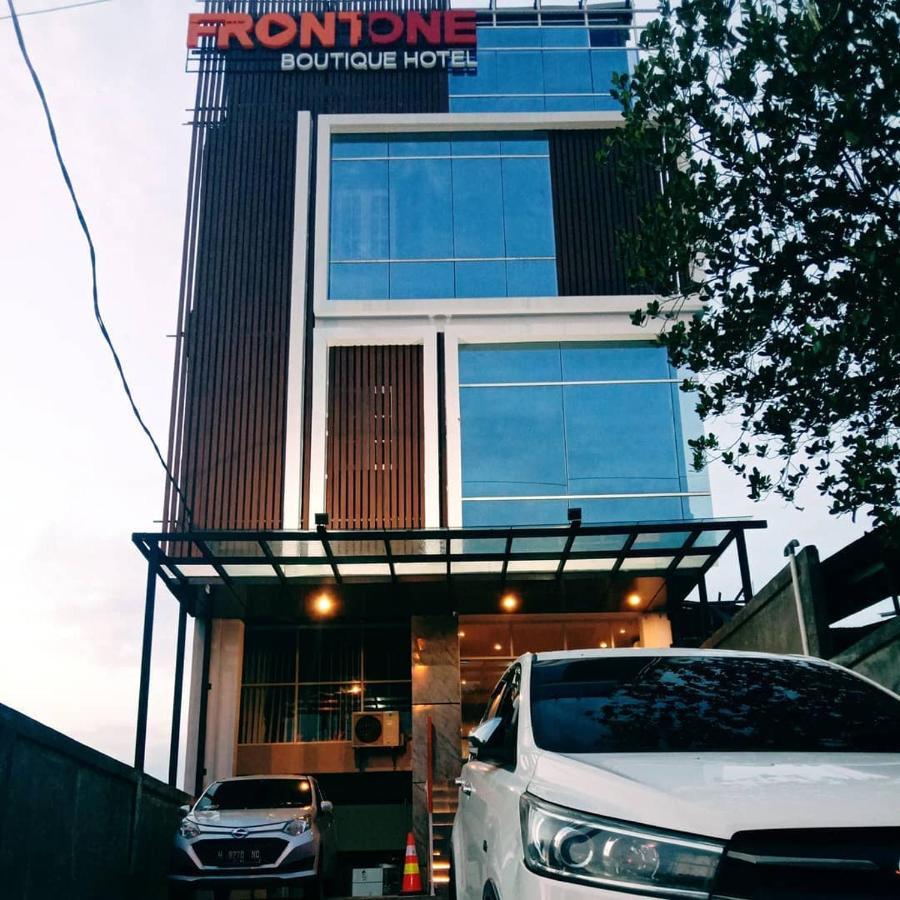 Front One Boutique Tugu Muda Semarang Hotel Exterior photo